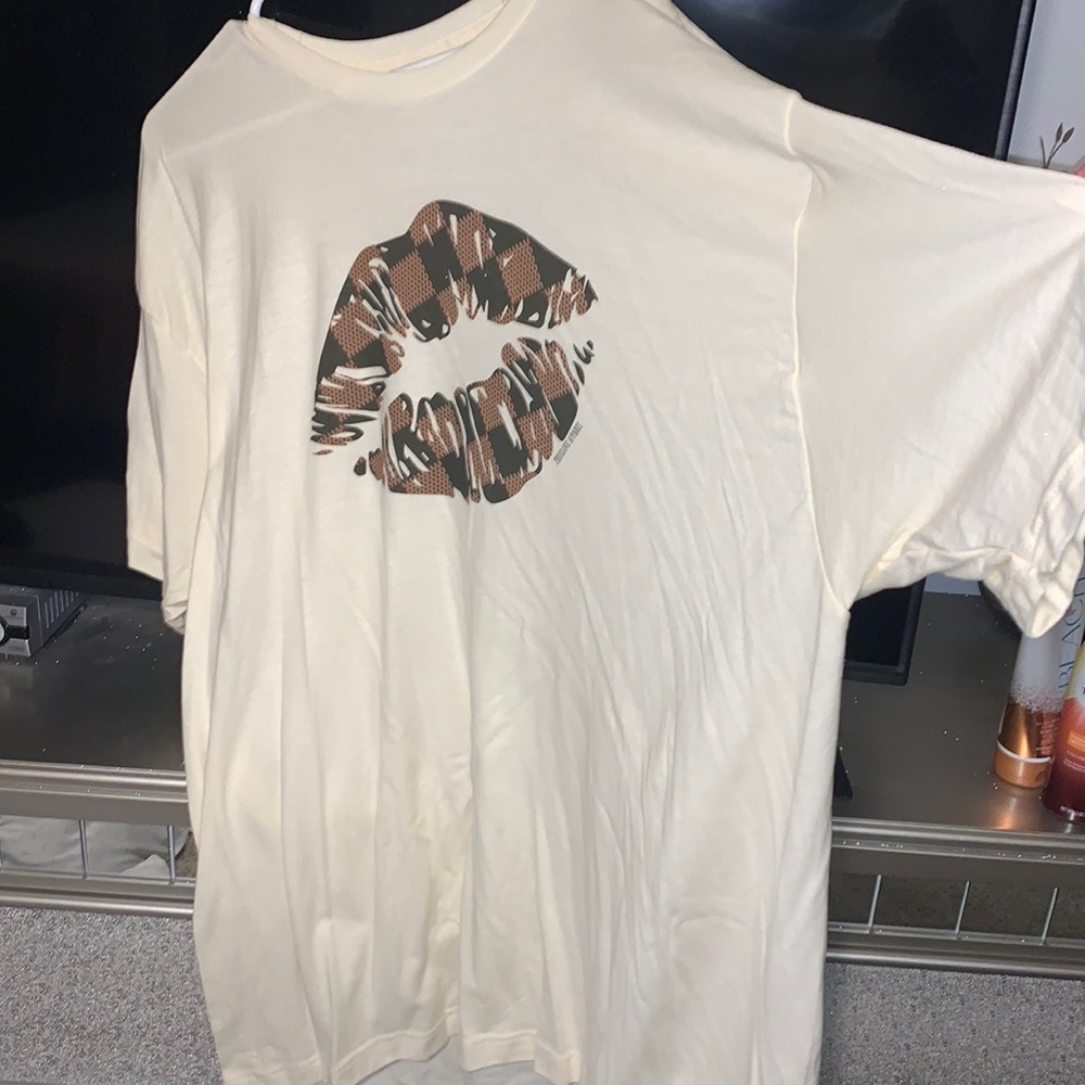 LV Lips Tshirt
